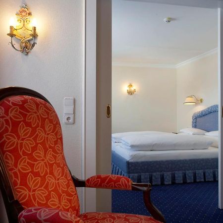 Zürs Hotel Hirlanda מראה חיצוני תמונה