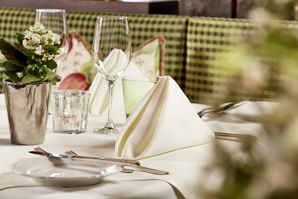 Zürs Hotel Hirlanda מראה חיצוני תמונה