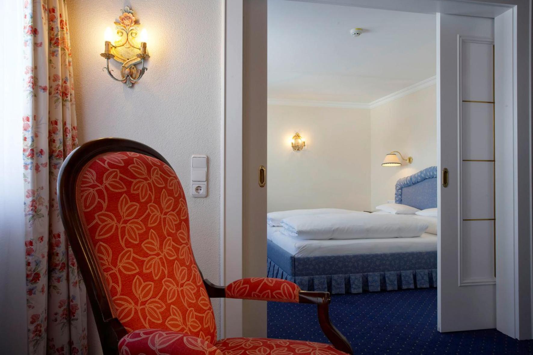 Zürs Hotel Hirlanda מראה חיצוני תמונה