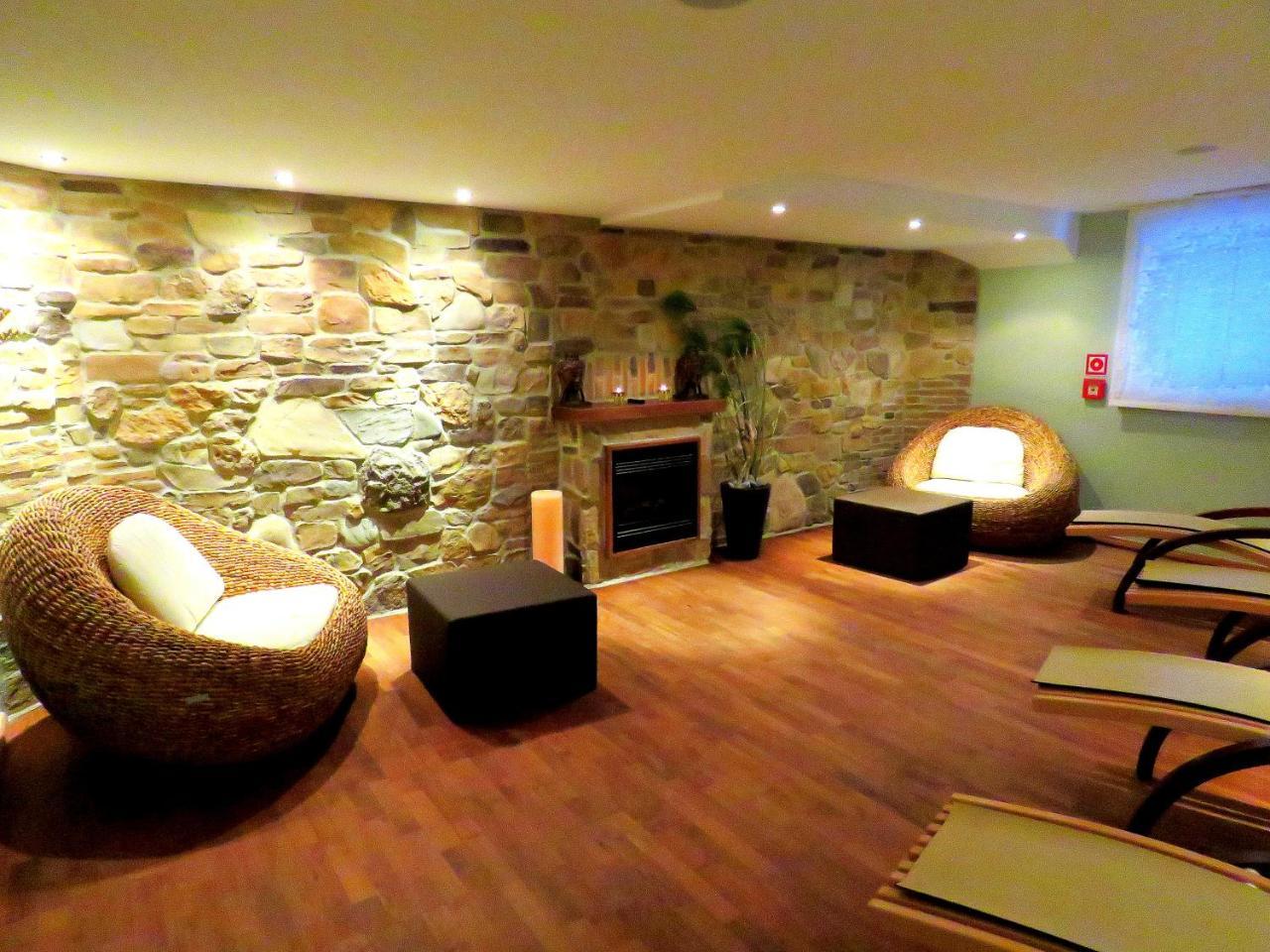 Zürs Hotel Hirlanda מראה חיצוני תמונה
