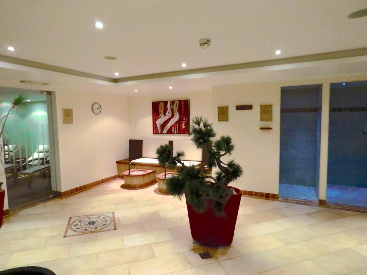 Zürs Hotel Hirlanda מראה חיצוני תמונה