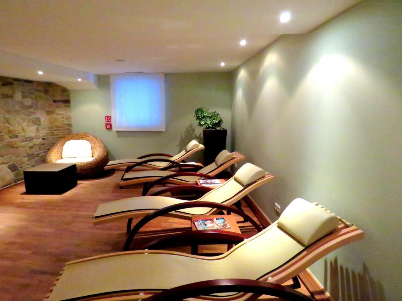 Zürs Hotel Hirlanda מראה חיצוני תמונה