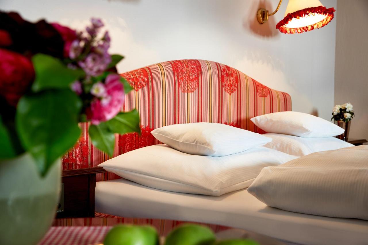 Zürs Hotel Hirlanda מראה חיצוני תמונה